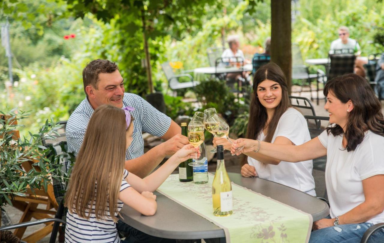 Weingut Erich Serwazi Mesenich Exteriér fotografie