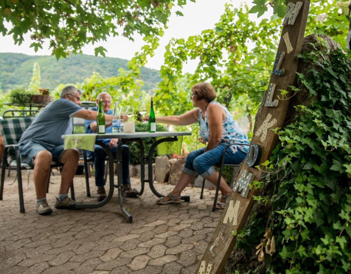 Weingut Erich Serwazi Mesenich Exteriér fotografie